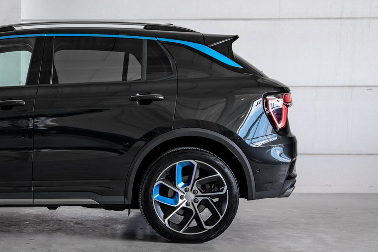 Vehicle Image 6