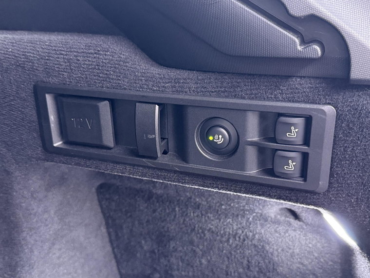 Vehicle Image 34