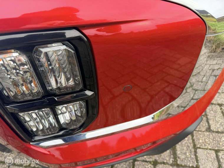 Vehicle Image 25
