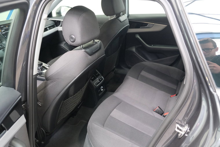 Vehicle Image 13