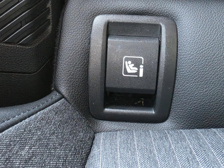 Vehicle Image 32