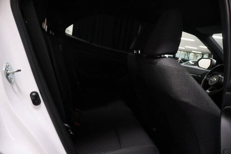 Vehicle Image 12