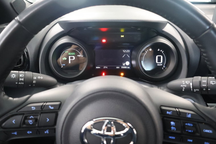Vehicle Image 15