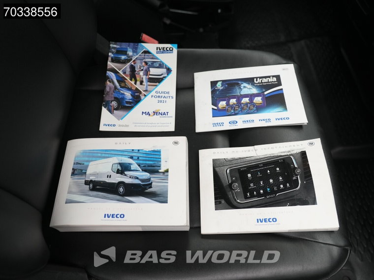 Vehicle Image 32