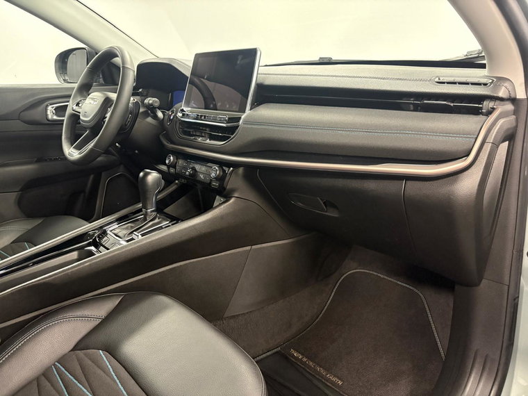 Vehicle Image 37