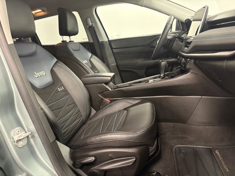 Vehicle Image 38