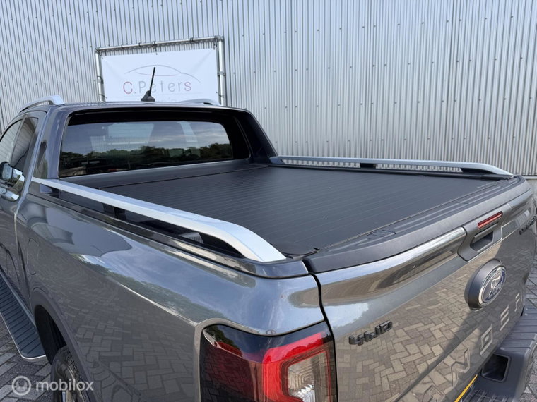 Vehicle Image 25