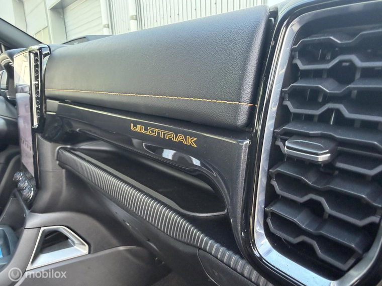 Vehicle Image 28