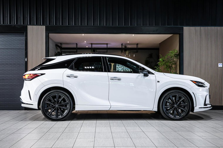 Vehicle Image 15