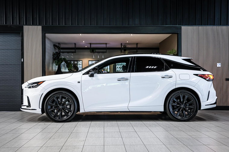 Vehicle Image 6