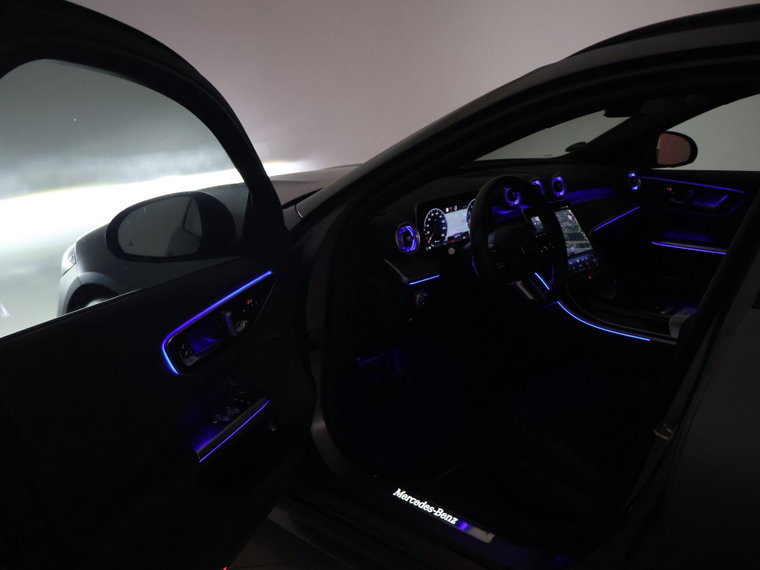 Vehicle Image 38