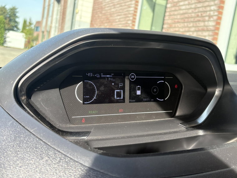 Vehicle Image 23