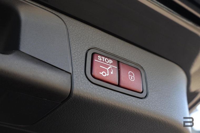 Vehicle Image 23