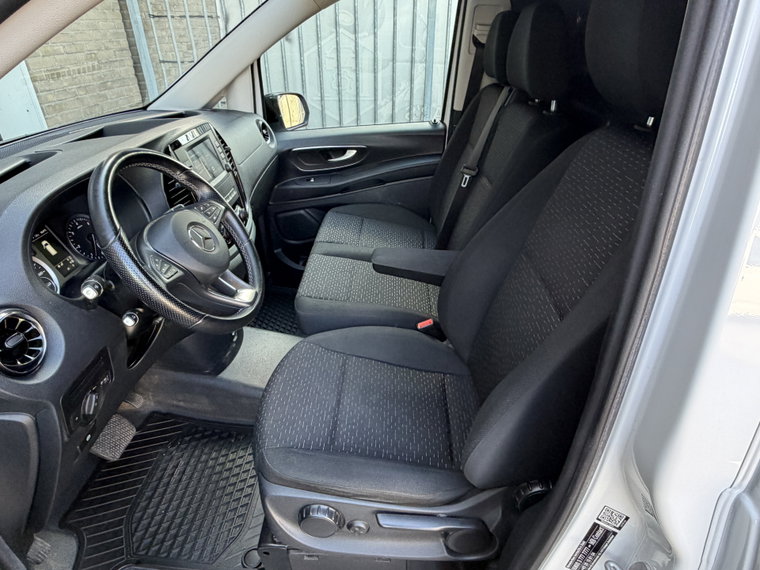 Vehicle Image 33