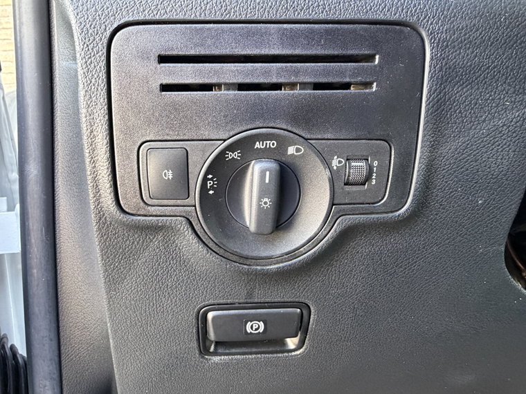 Vehicle Image 34