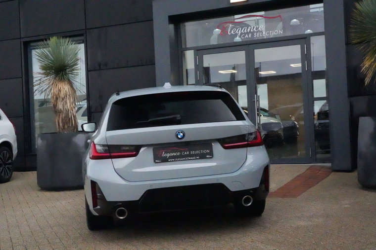 Vehicle Image 29