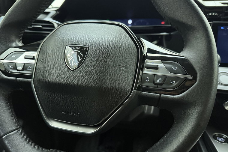 Vehicle Image 24