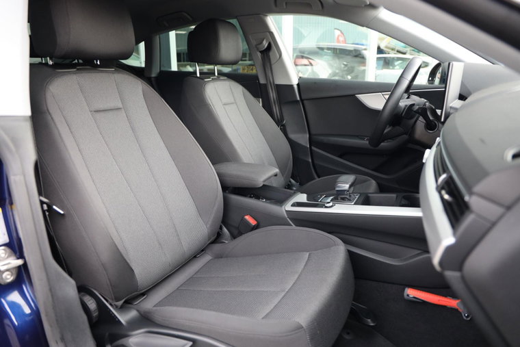 Vehicle Image 19