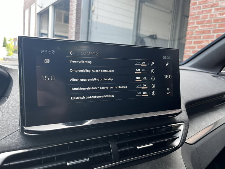 Vehicle Image 38