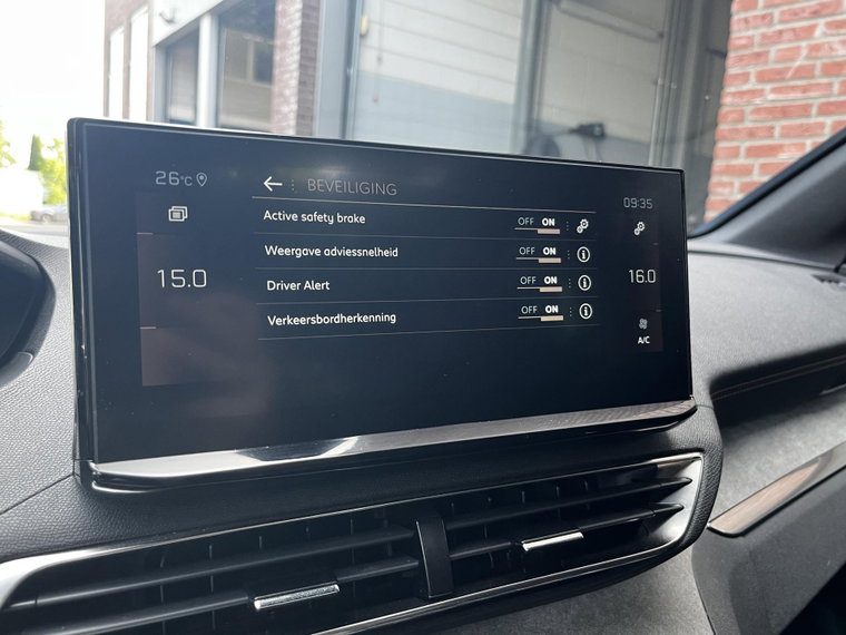 Vehicle Image 39