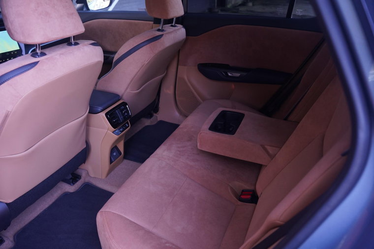 Vehicle Image 53