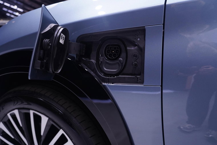 Vehicle Image 8
