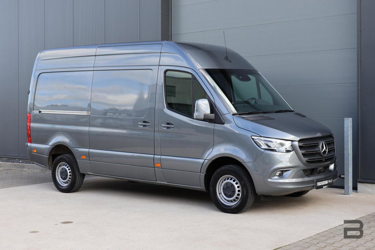 Vehicle Image 45
