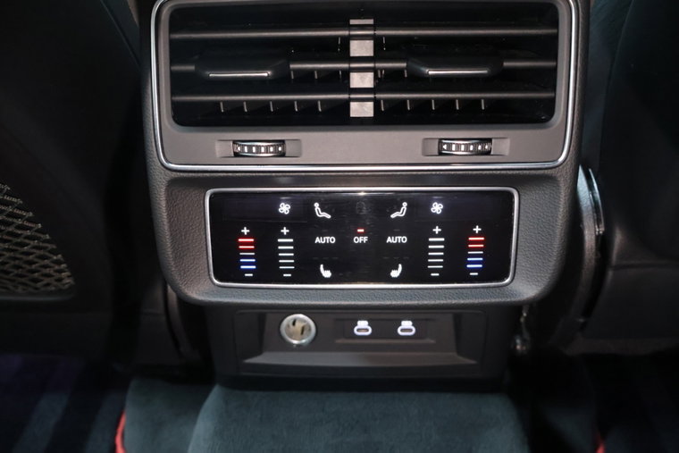 Vehicle Image 26