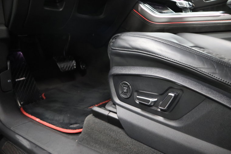 Vehicle Image 32