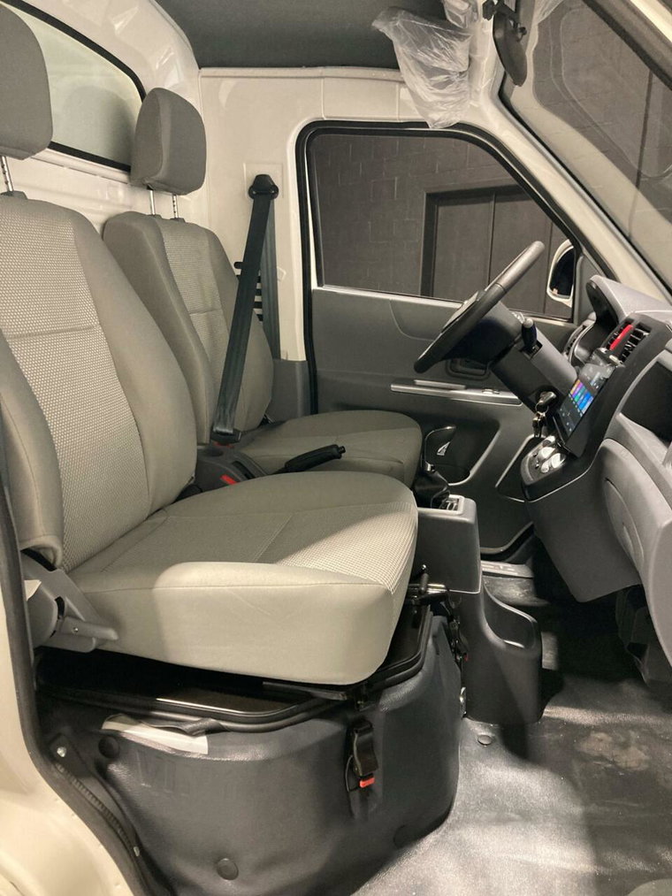 Vehicle Image 21
