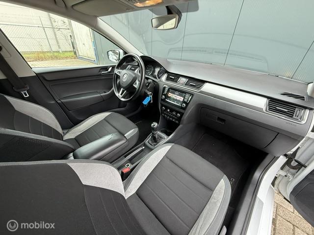 Vehicle Image 32