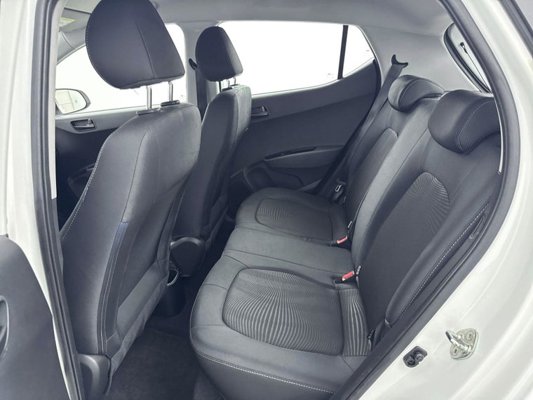 Vehicle Image 26