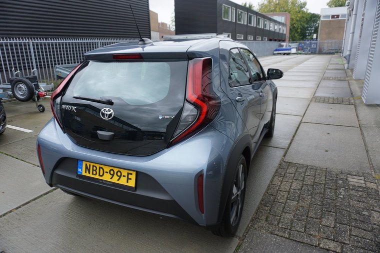 Vehicle Image 6