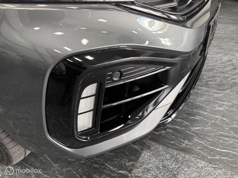 Vehicle Image 23