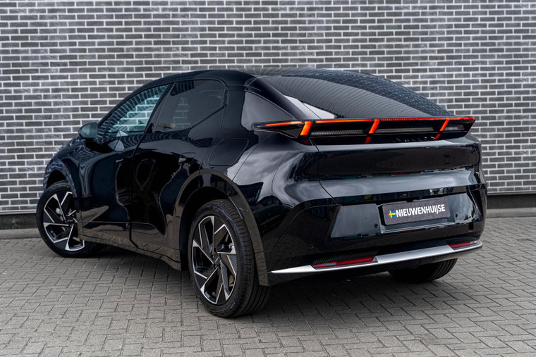 Vehicle Image 33