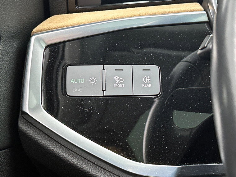 Vehicle Image 34