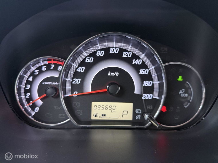 Vehicle Image 12