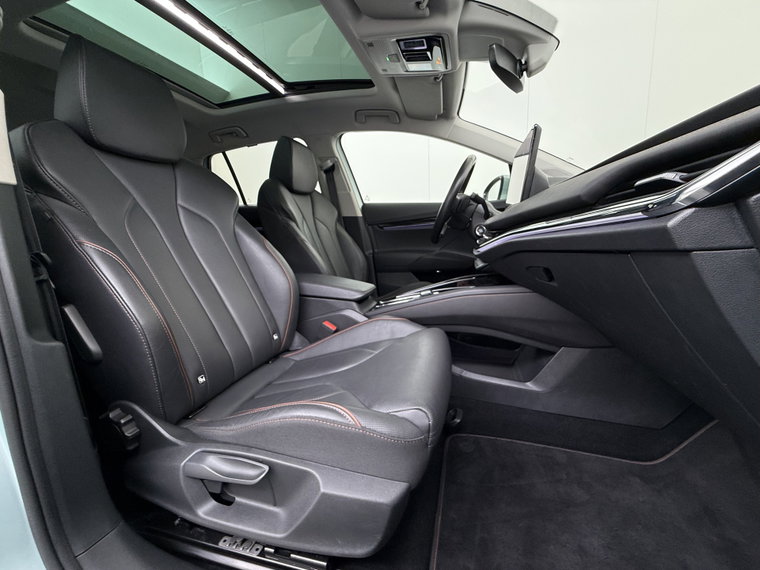 Vehicle Image 38