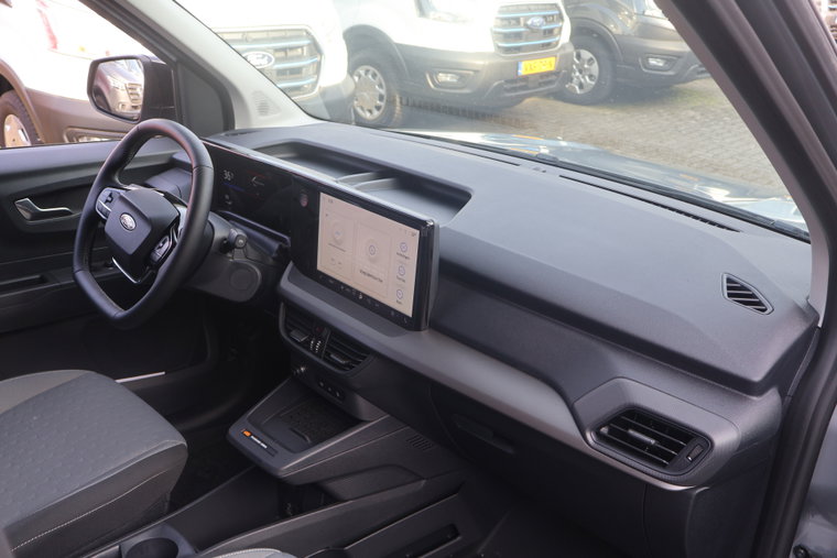 Vehicle Image 33