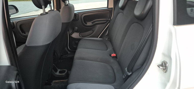 Vehicle Image 21