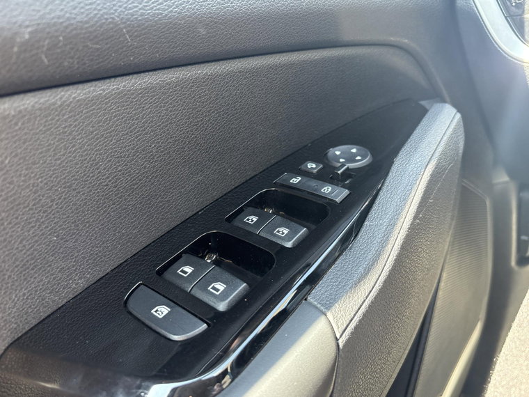 Vehicle Image 28