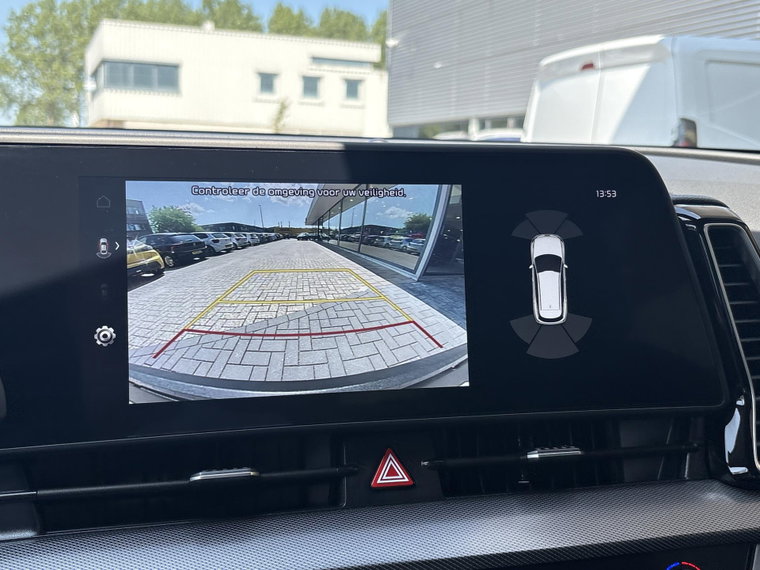 Vehicle Image 30