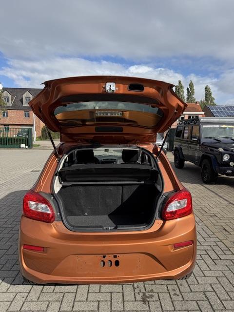 Vehicle Image 23