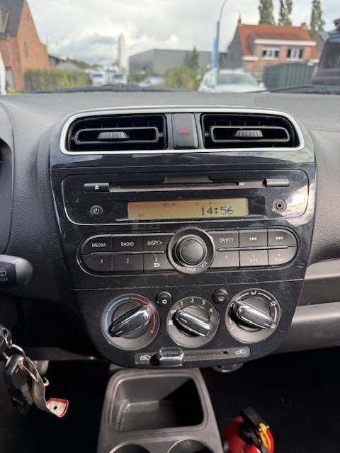 Vehicle Image 38