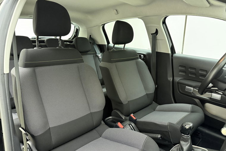 Vehicle Image 13