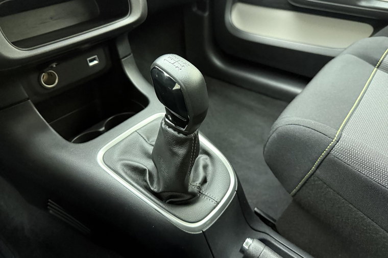 Vehicle Image 24