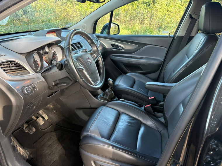 Vehicle Image 25