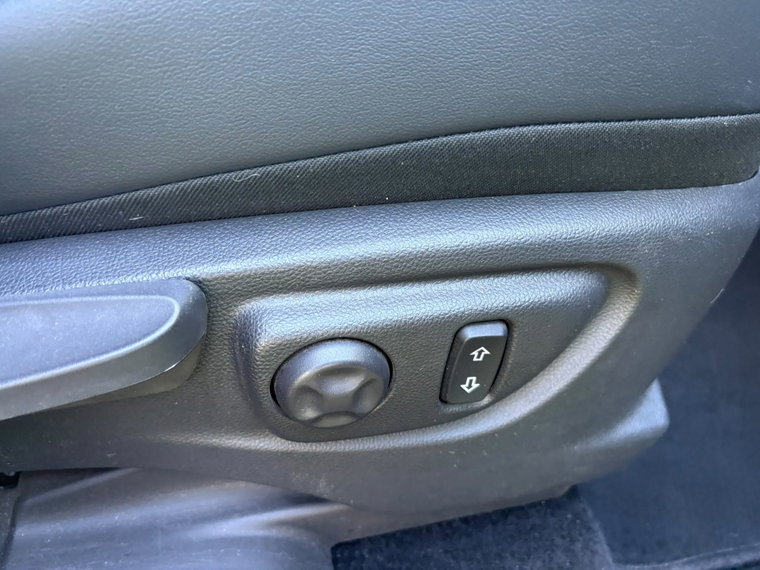 Vehicle Image 28