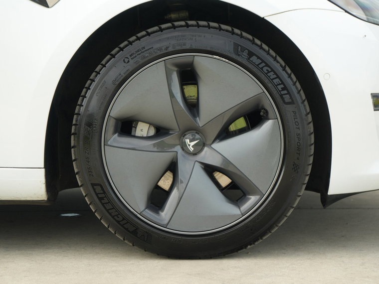 Vehicle Image 17