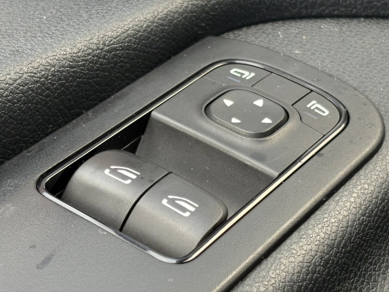Vehicle Image 24